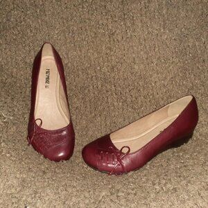 MIZ MOOZ NYC-Paula Mini Wedge-Burgundy Red Leather-Toe Stitches-Sz 6-Near Mint